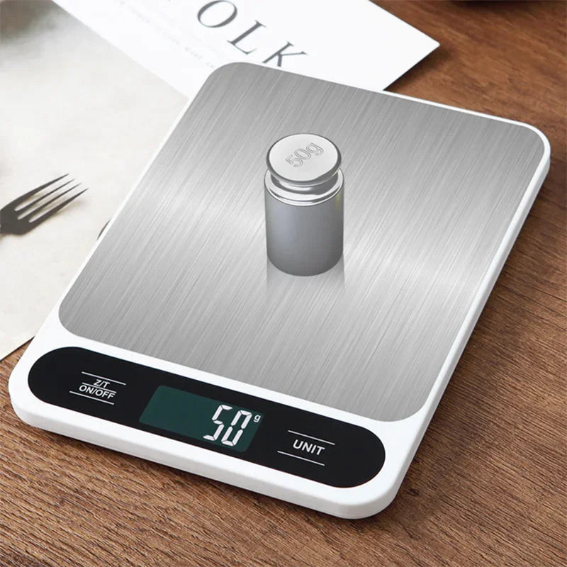 Digital kitchen scale with 1 g precision, up to 10 kg